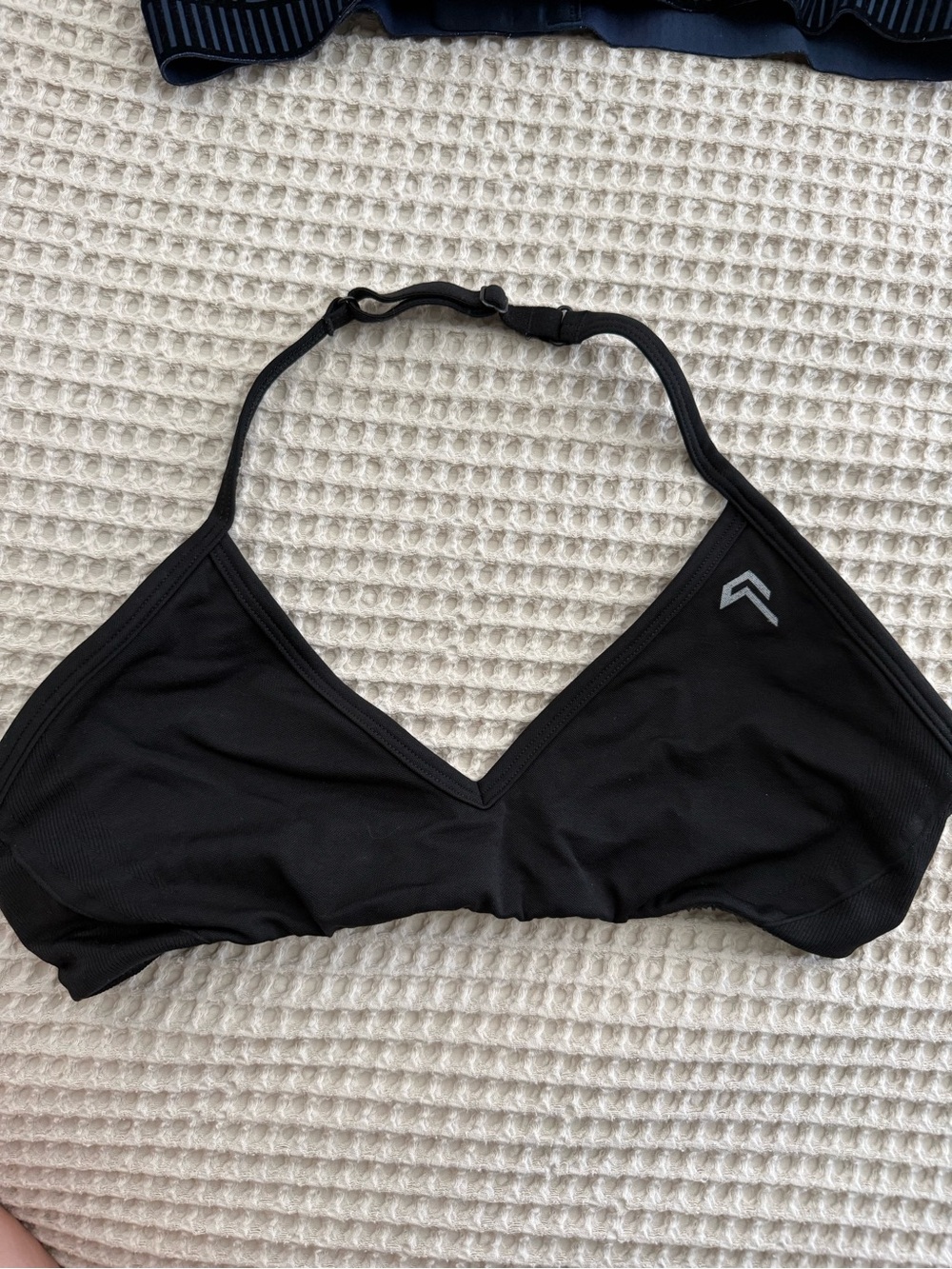 EnhanceLift™ Seamless Minimal Halter Neck Bralette with Gray Logo